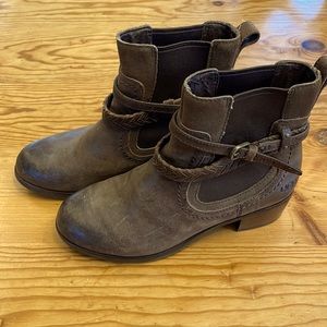 UGG brown leather booties size 6